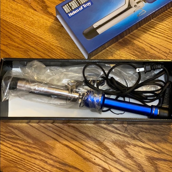 Hot shot tools curling iron in box - Picture 2 of 4